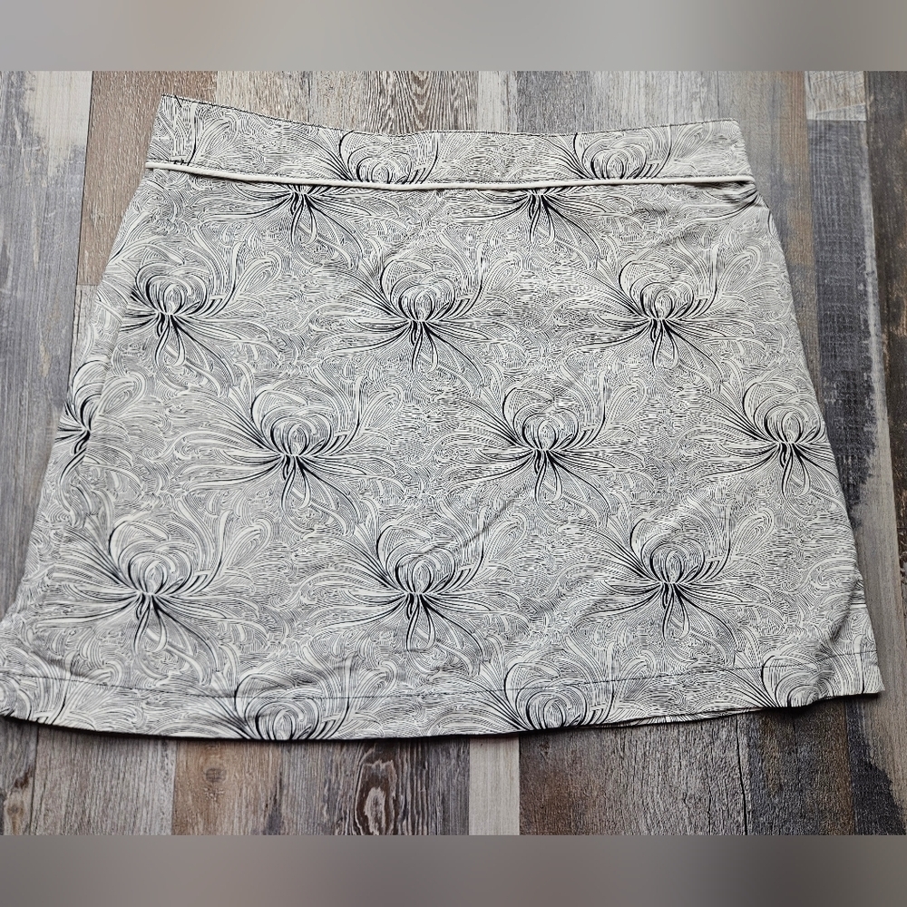 Patagonia Women's Button Out Boardie Skirt 58535 Size 10 Black + White pattern - Picture 4 of 9